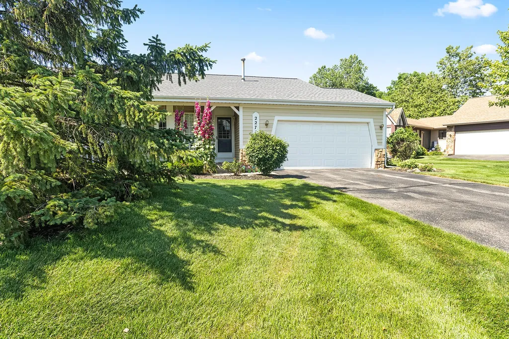 2271 Southgate Drive SE Kentwood City MI 49508