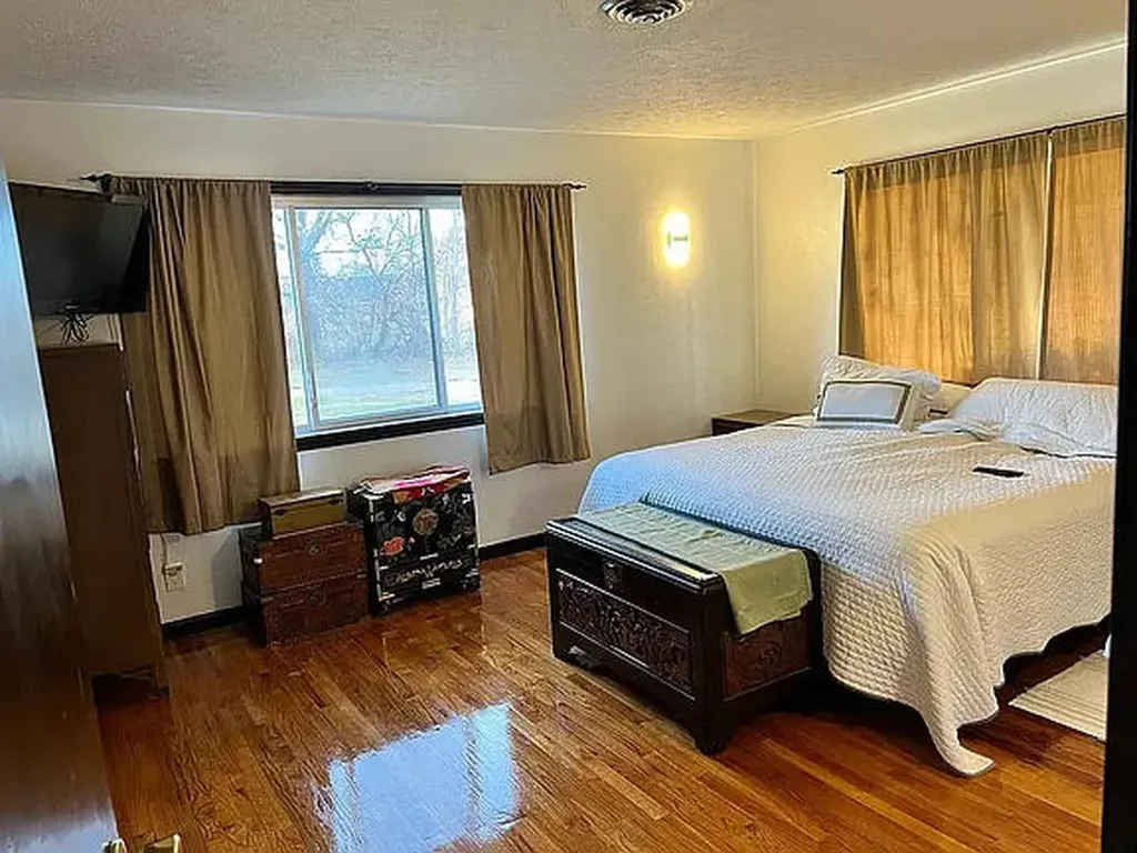 6530 Paw Paw Avenue Coloma Charter Township MI 49038
