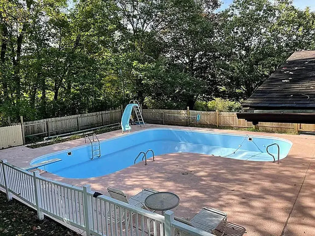 6530 Paw Paw Avenue Coloma Charter Township MI 49038