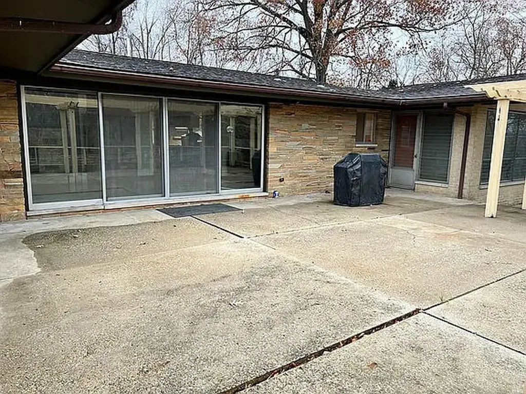 6530 Paw Paw Avenue Coloma Charter Township MI 49038