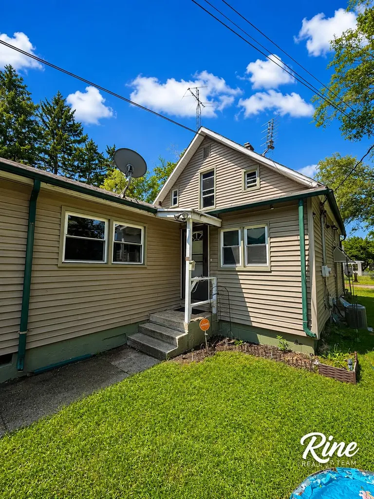 931 Jennings Avenue Benton Harbor City MI 49022