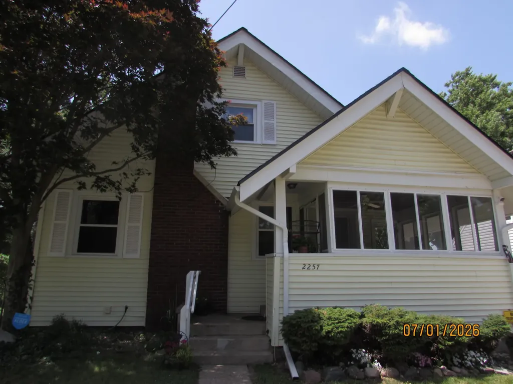 2257 Wyoming Avenue SW Wyoming City MI 49519