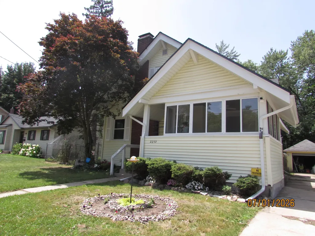 2257 Wyoming Avenue SW Wyoming City MI 49519