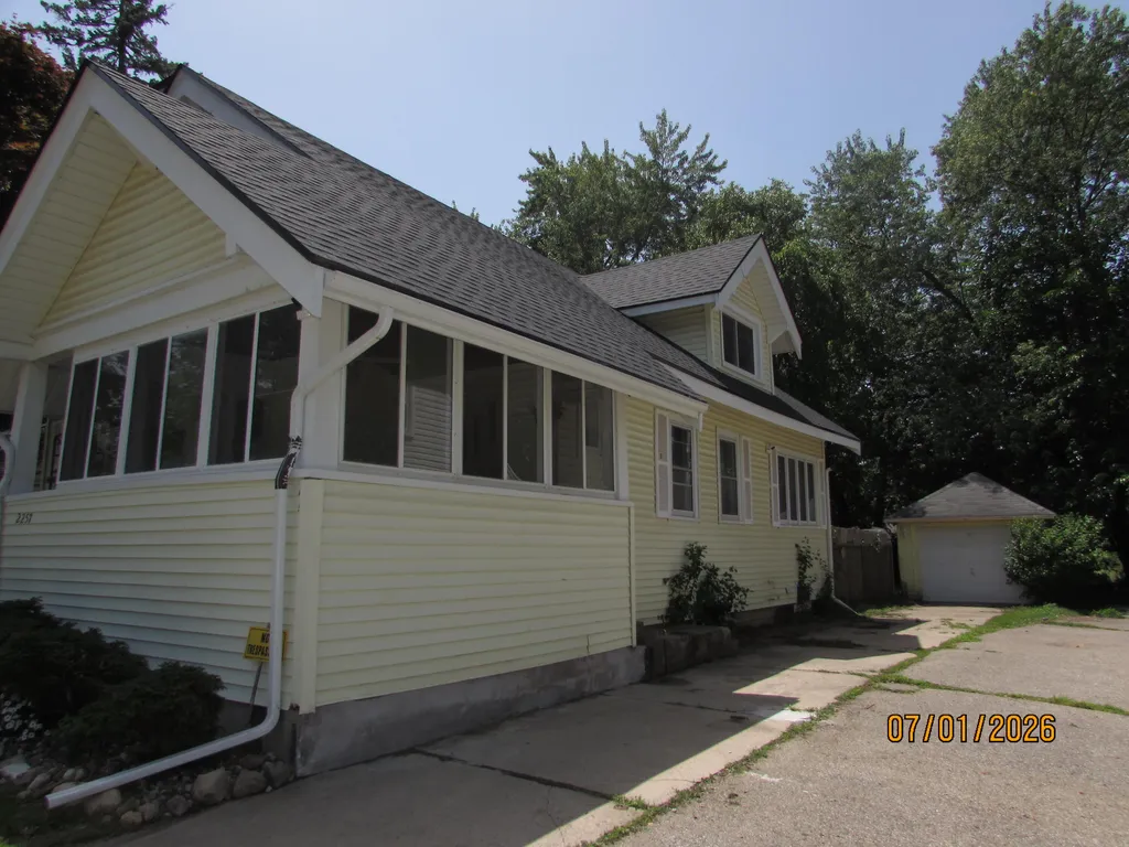 2257 Wyoming Avenue SW Wyoming City MI 49519