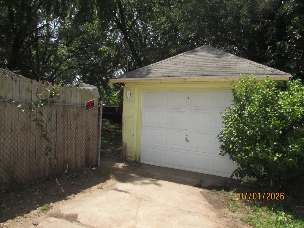 2257 Wyoming Avenue SW Wyoming City MI 49519