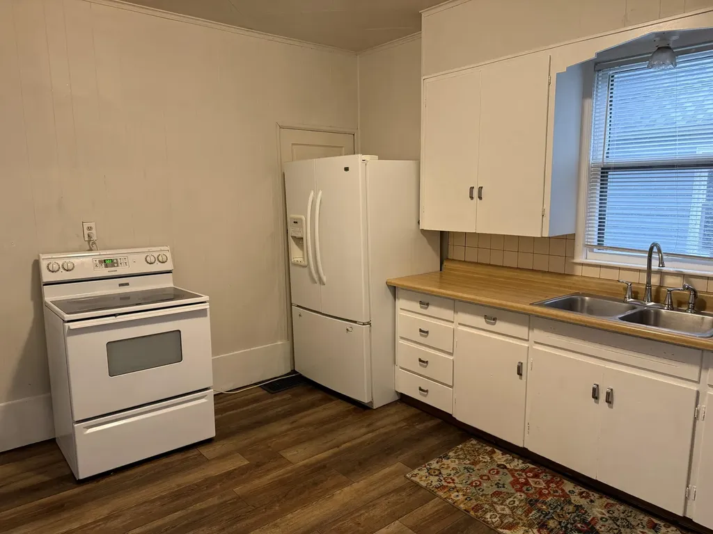 169 W 17th Street Holland City MI 49423