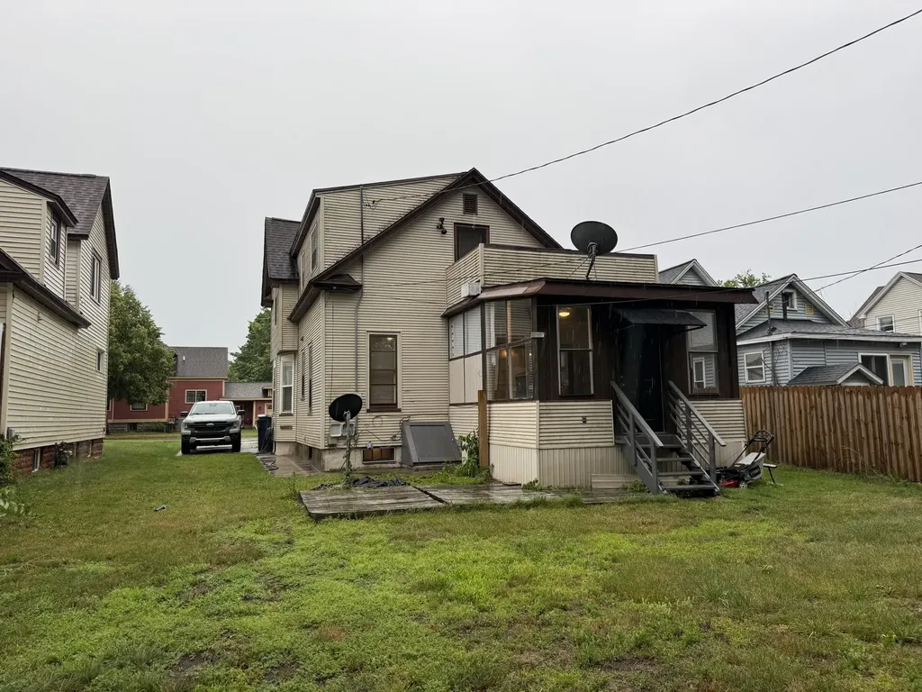 169 W 17th Street Holland City MI 49423