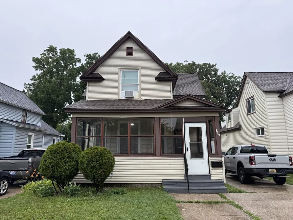 169 W 17th Street Holland City MI 49423