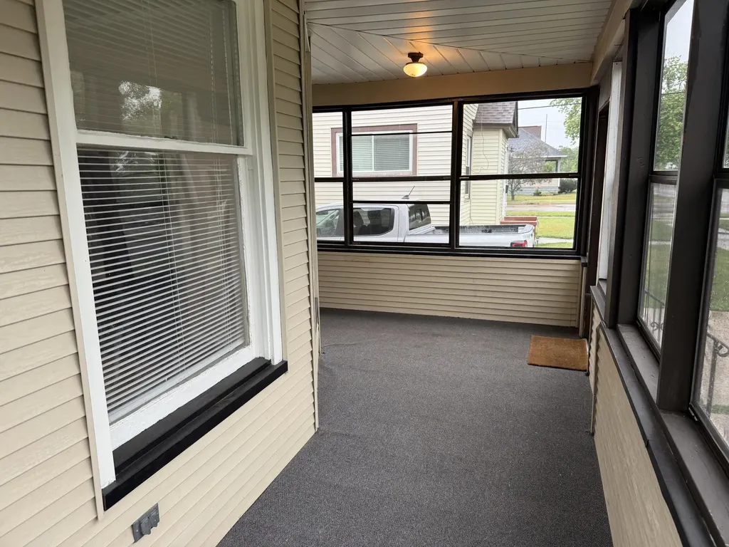 169 W 17th Street Holland City MI 49423
