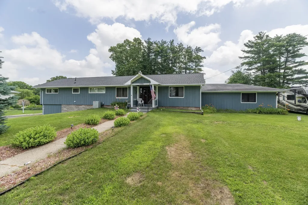 55081 Buckhorn Road Park Township MI 49093