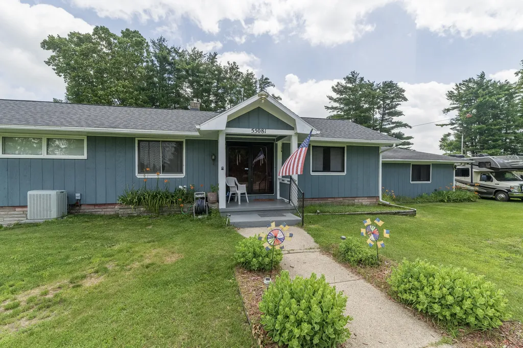 55081 Buckhorn Road Park Township MI 49093