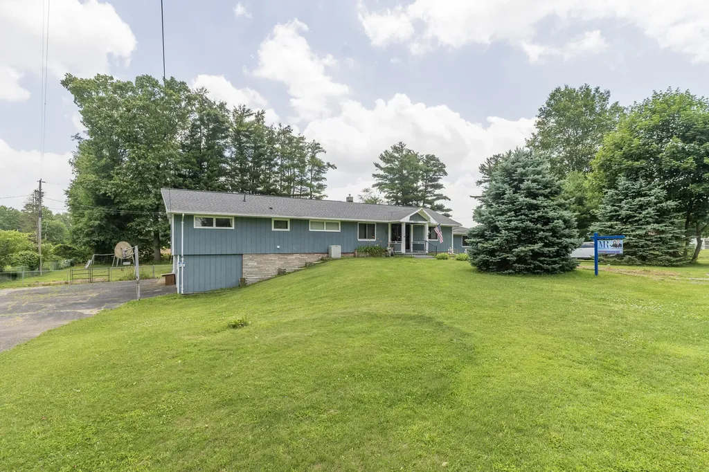55081 Buckhorn Road Park Township MI 49093