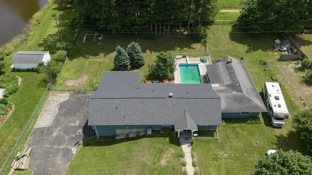 55081 Buckhorn Road Park Township MI 49093