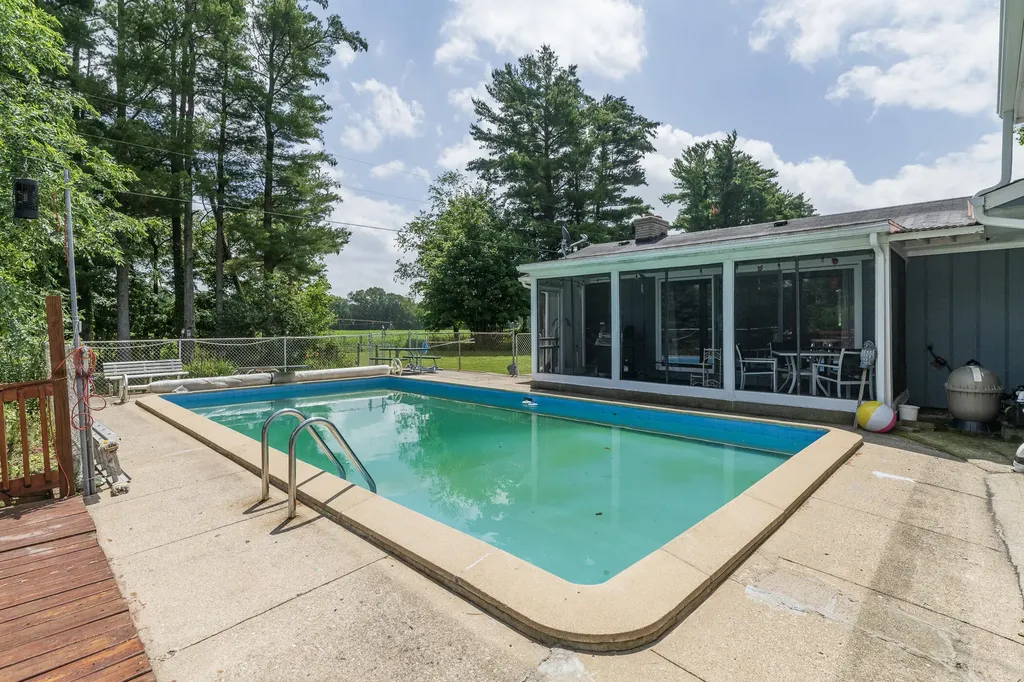 55081 Buckhorn Road Park Township MI 49093