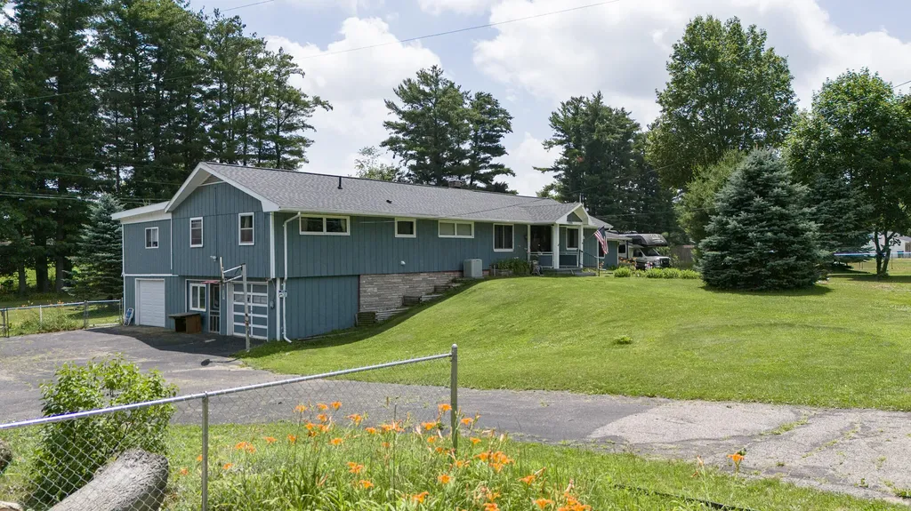 55081 Buckhorn Road Park Township MI 49093