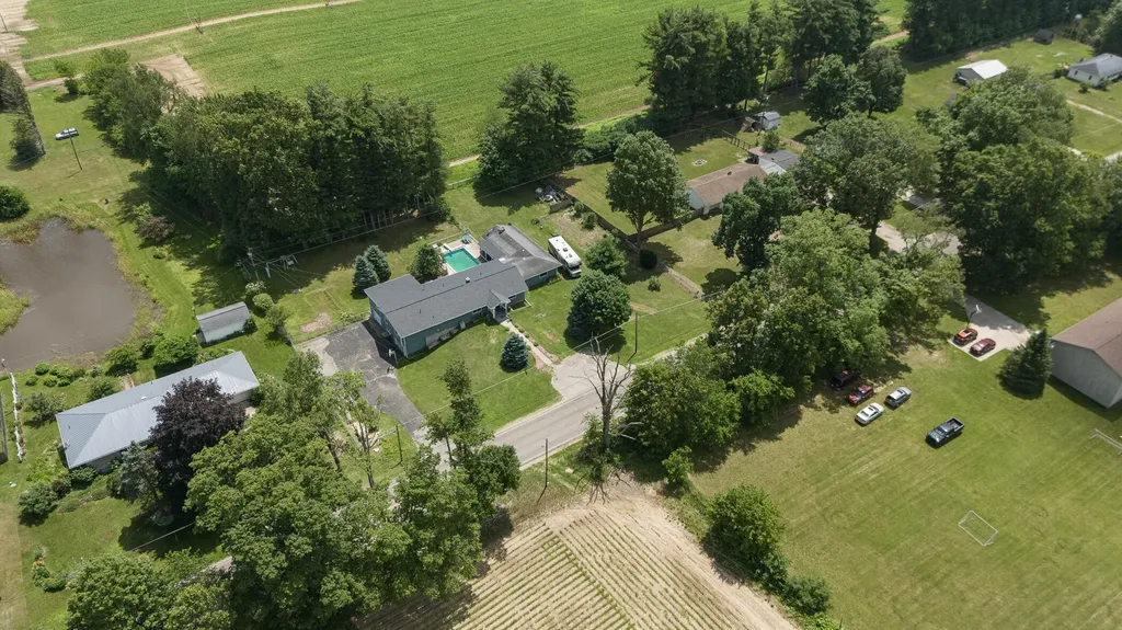 55081 Buckhorn Road Park Township MI 49093