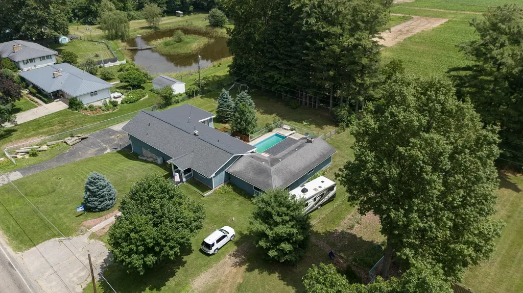 55081 Buckhorn Road Park Township MI 49093