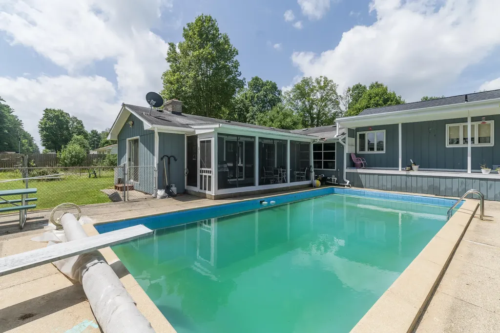55081 Buckhorn Road Park Township MI 49093