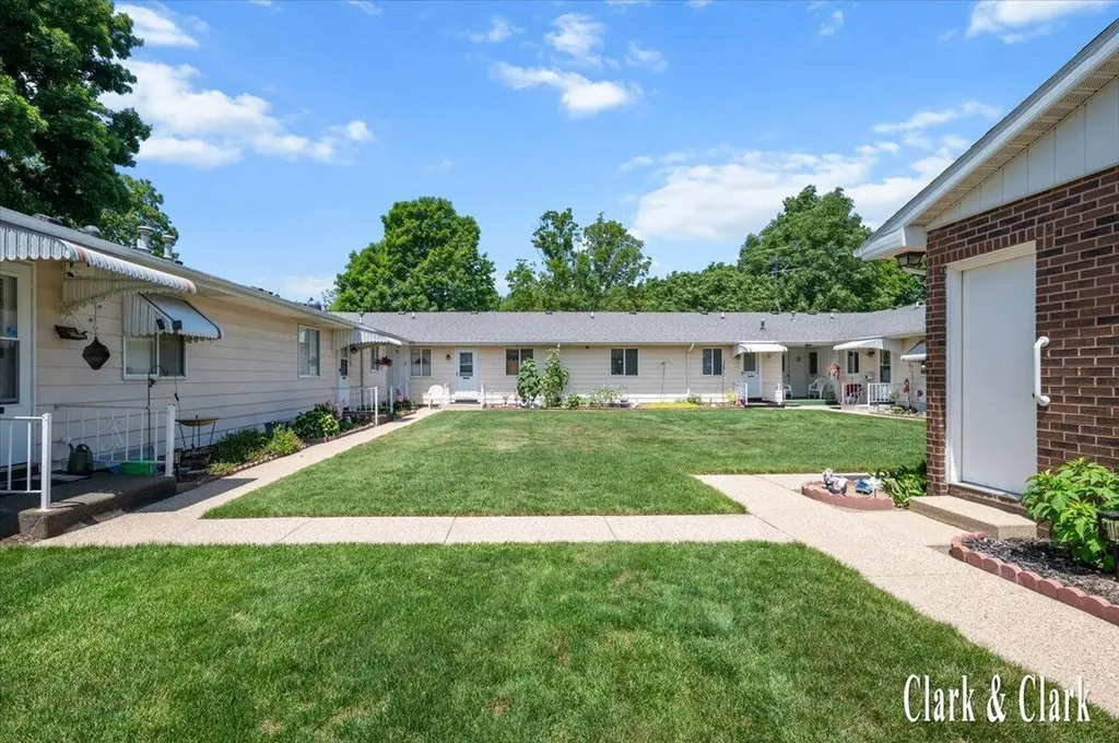 5777 Leisure S Drive SE Kentwood City MI 49548