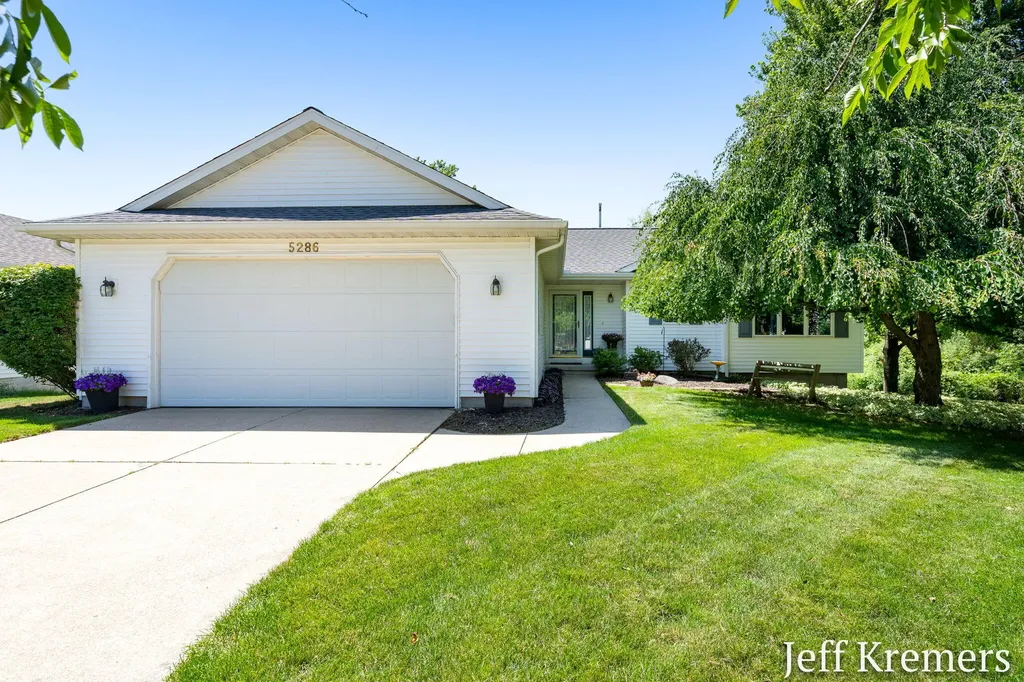 5286 Debbie Court SW Wyoming City MI 49418