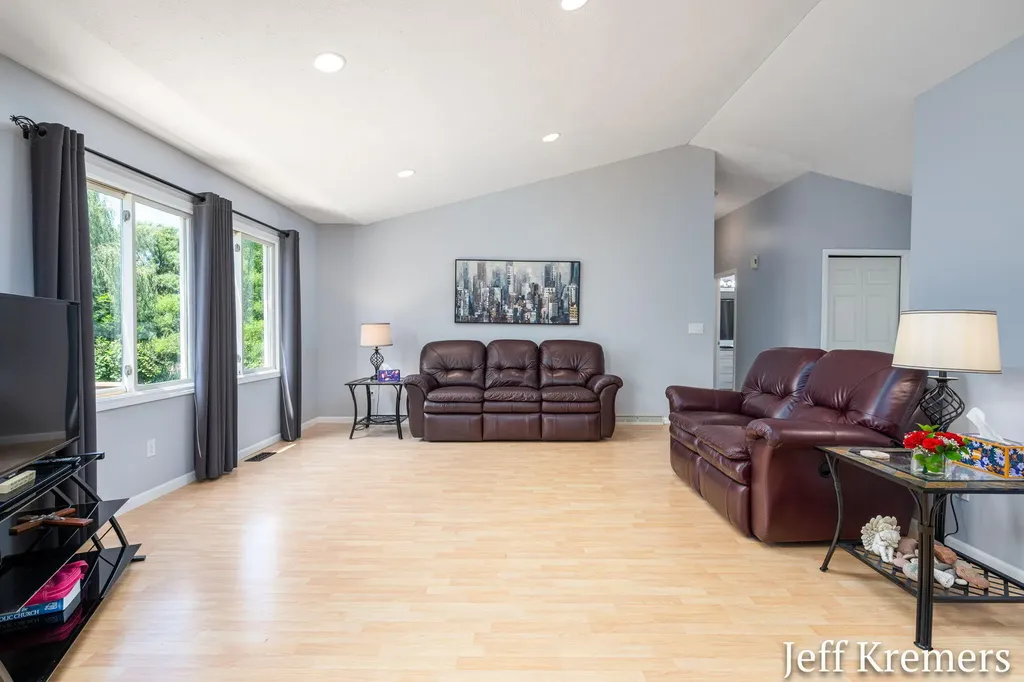 5286 Debbie Court SW Wyoming City MI 49418