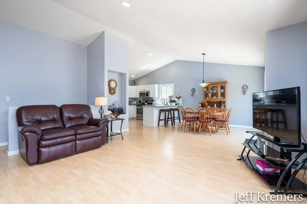5286 Debbie Court SW Wyoming City MI 49418