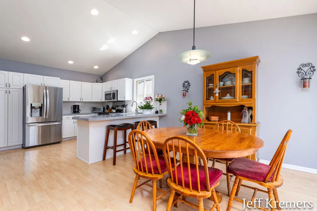 5286 Debbie Court SW Wyoming City MI 49418