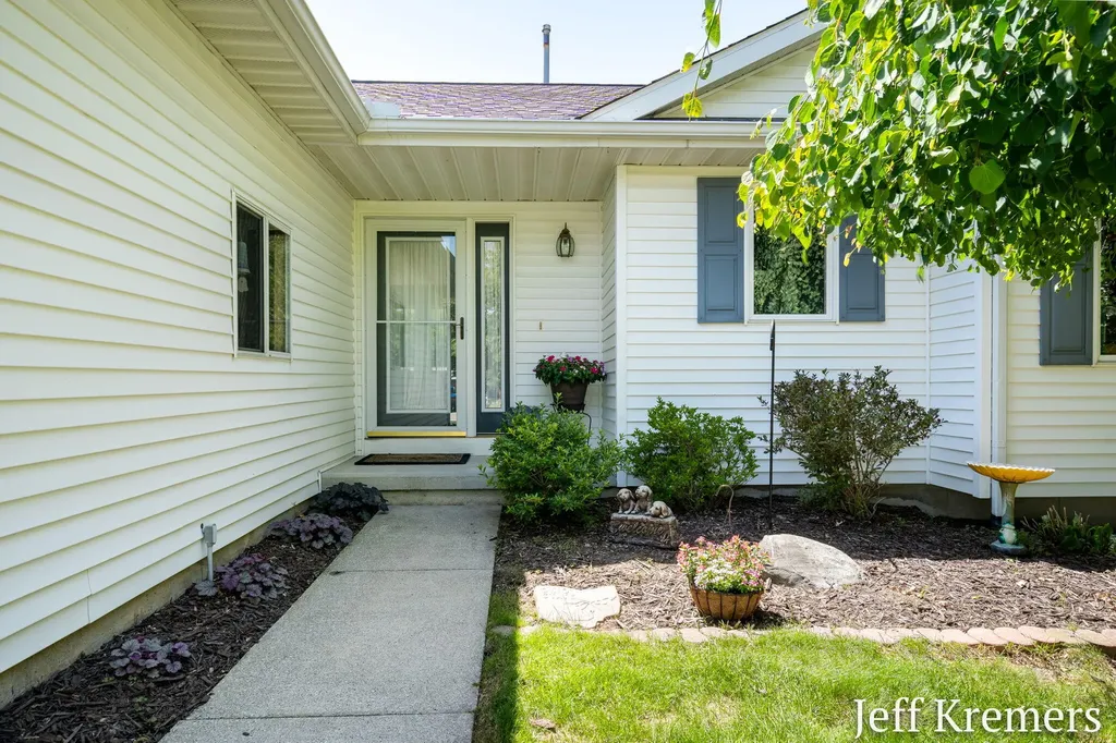 5286 Debbie Court SW Wyoming City MI 49418