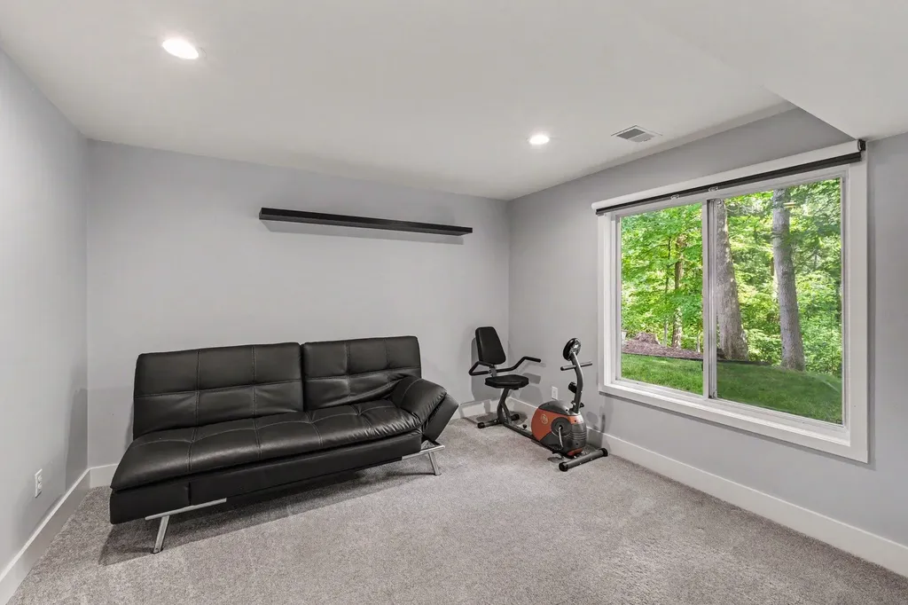 3362 Stormy Creek Drive SE Kentwood City MI 49512