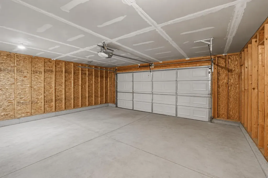3362 Stormy Creek Drive SE Kentwood City MI 49512