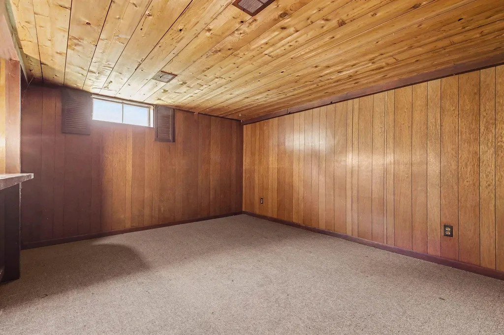 3632 Chamberlain Avenue SE Grand Rapids City MI 49508