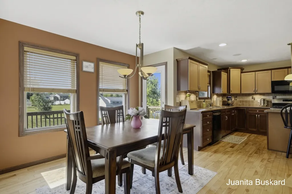298 Creekside Drive Coopersville City MI 49404