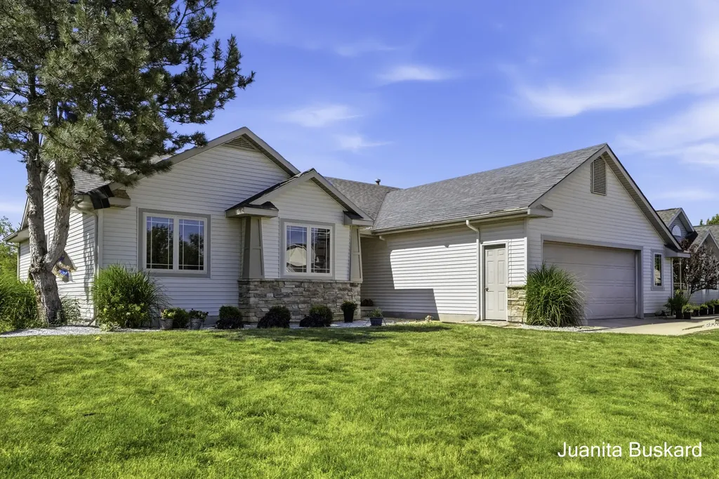 298 Creekside Drive Coopersville City MI 49404