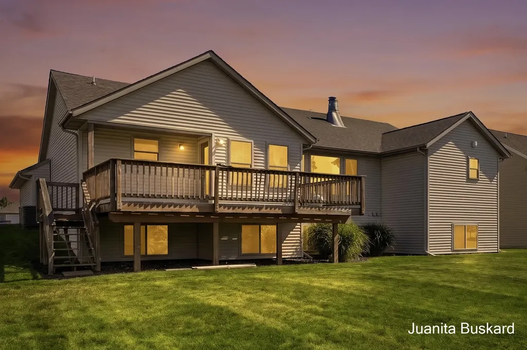 298 Creekside Drive Coopersville City MI 49404