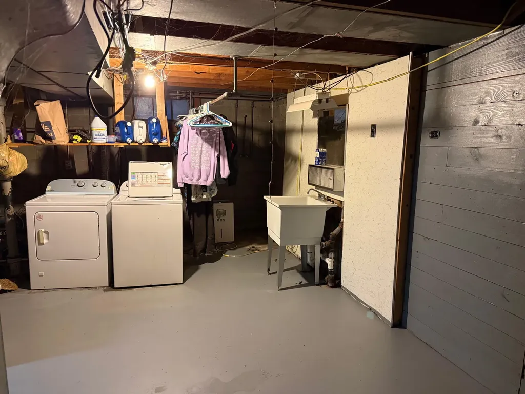 3021 Jefferson Avenue SE Wyoming City MI 49548