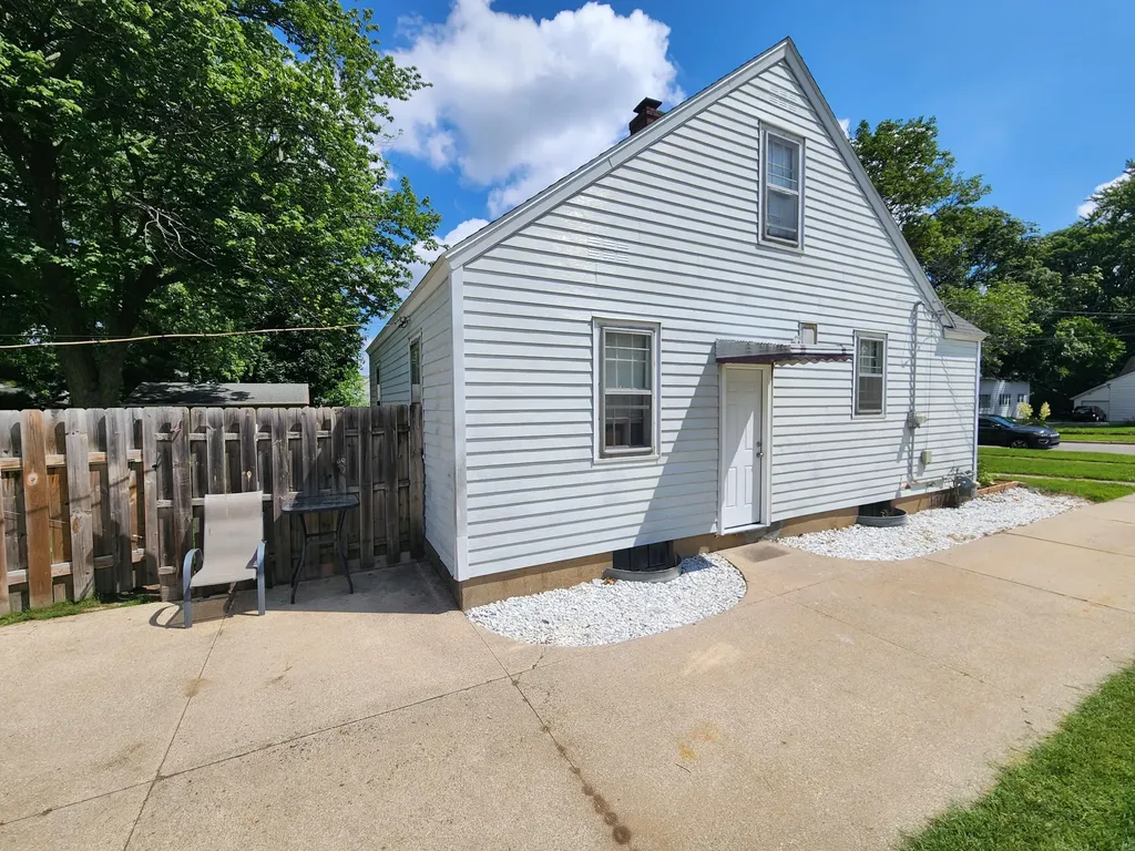 3021 Jefferson Avenue SE Wyoming City MI 49548