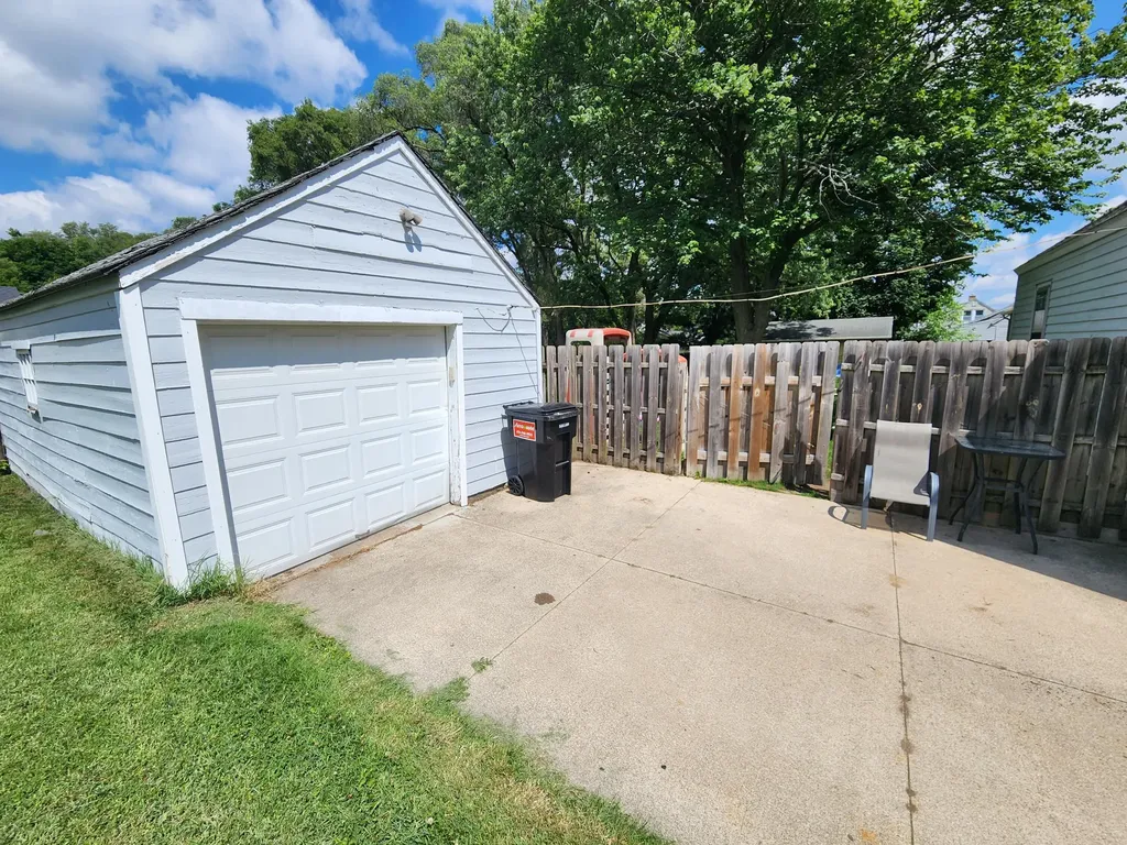 3021 Jefferson Avenue SE Wyoming City MI 49548