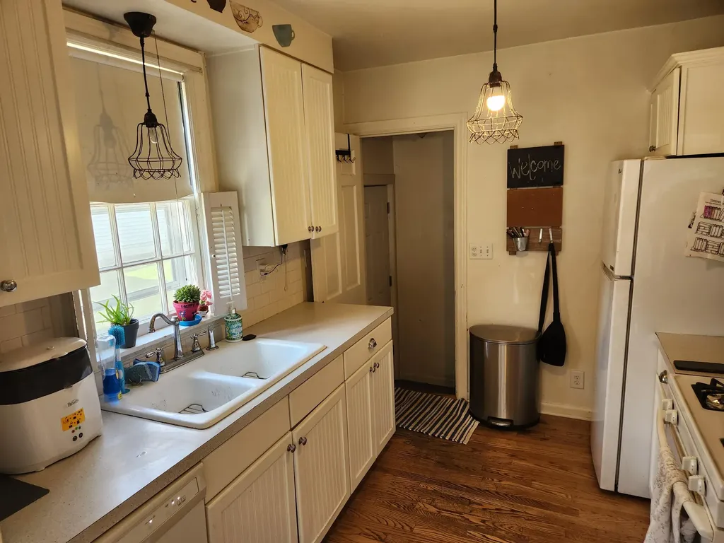 3021 Jefferson Avenue SE Wyoming City MI 49548