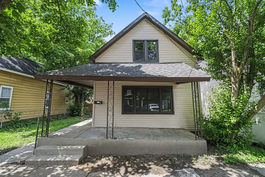 651 Mc Reynolds Avenue NW Grand Rapids City MI 49504