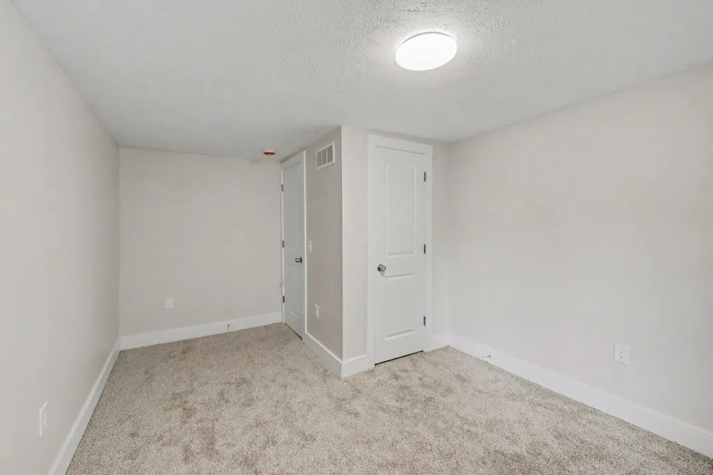 651 Mc Reynolds Avenue NW Grand Rapids City MI 49504