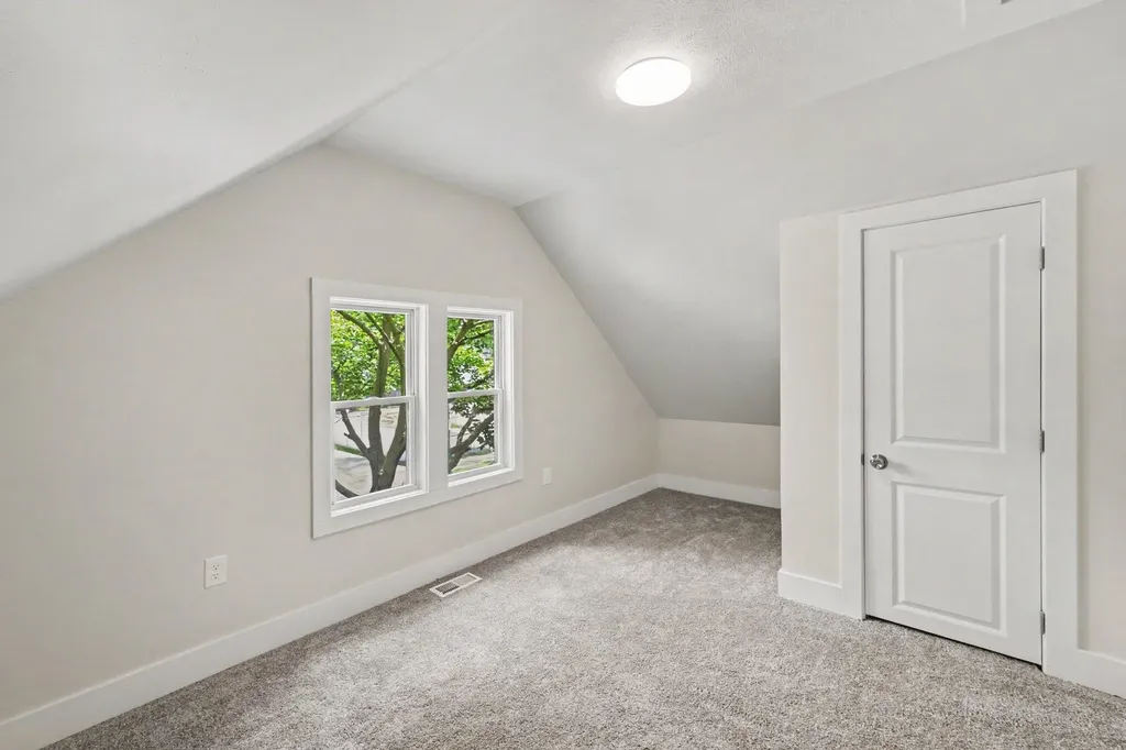 651 Mc Reynolds Avenue NW Grand Rapids City MI 49504