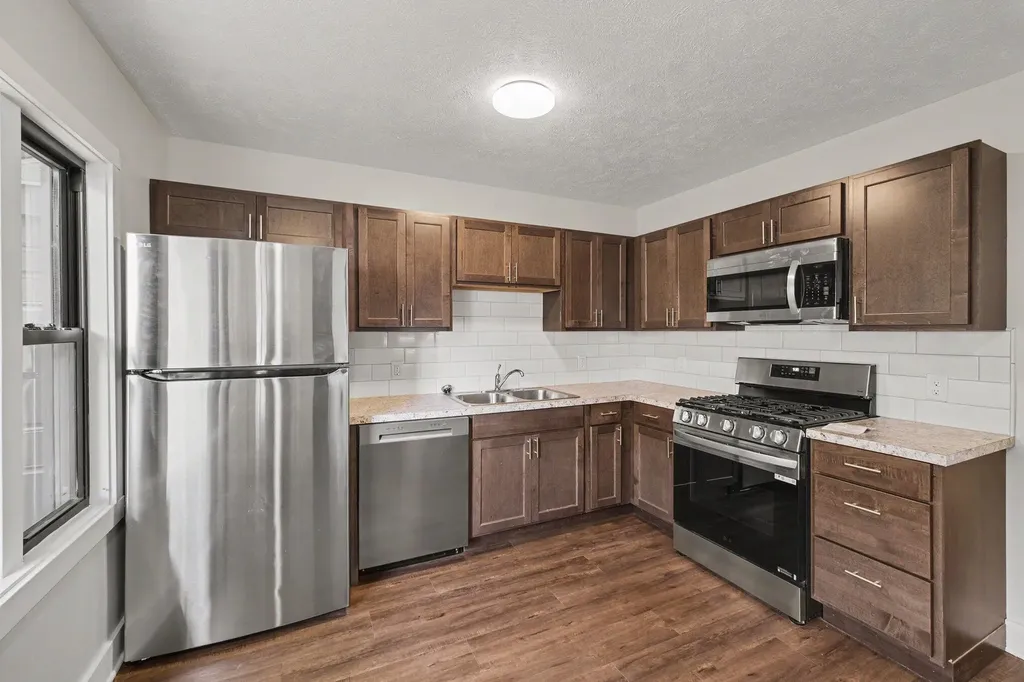 651 Mc Reynolds Avenue NW Grand Rapids City MI 49504