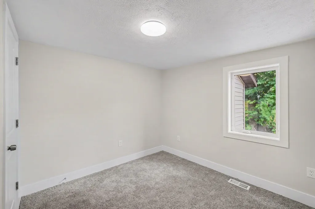 651 Mc Reynolds Avenue NW Grand Rapids City MI 49504