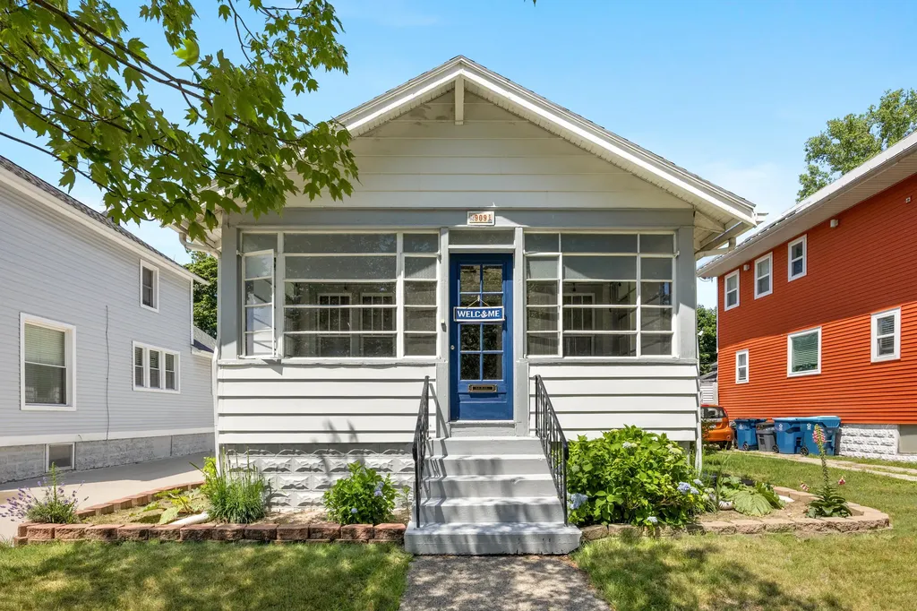 909 Slayton Avenue Grand Haven City MI 49417