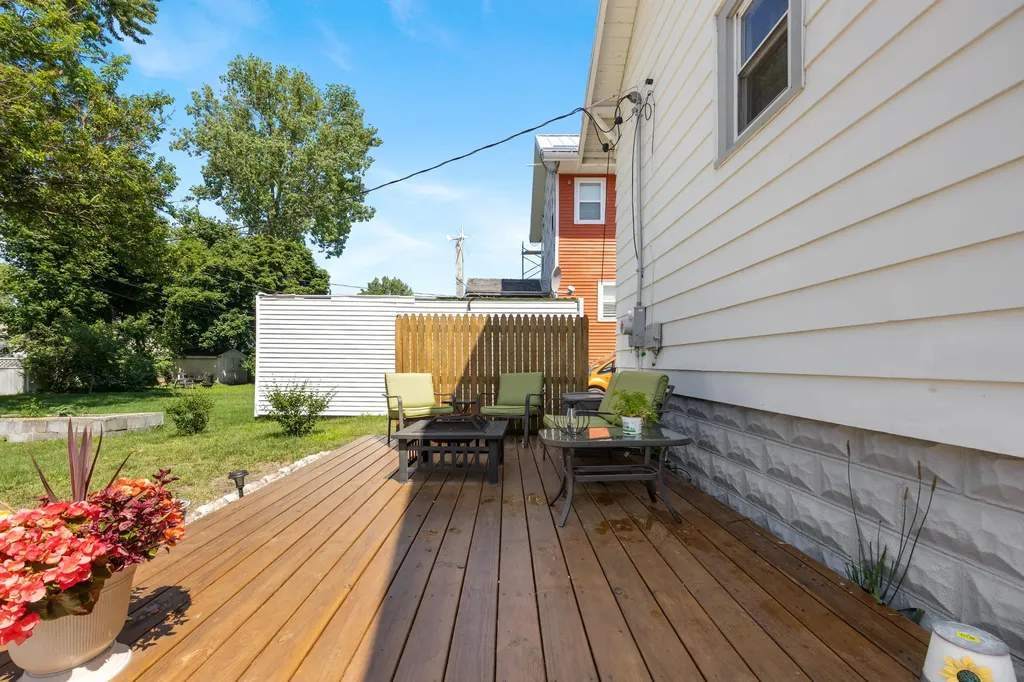 909 Slayton Avenue Grand Haven City MI 49417
