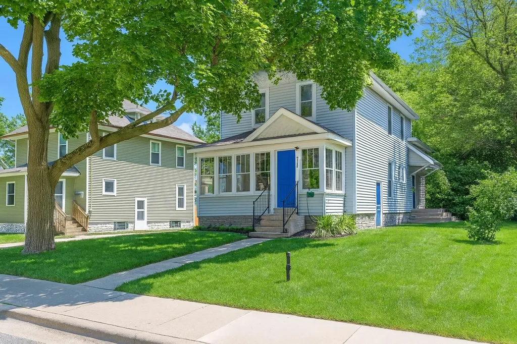1517 James Street Kalamazoo City MI 49001