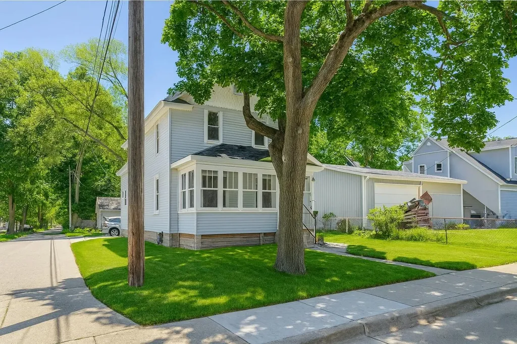 1517 James Street Kalamazoo City MI 49001