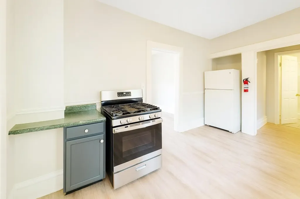 1517 James Street Kalamazoo City MI 49001