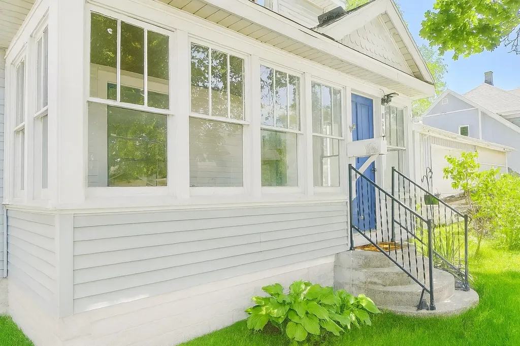 1517 James Street Kalamazoo City MI 49001