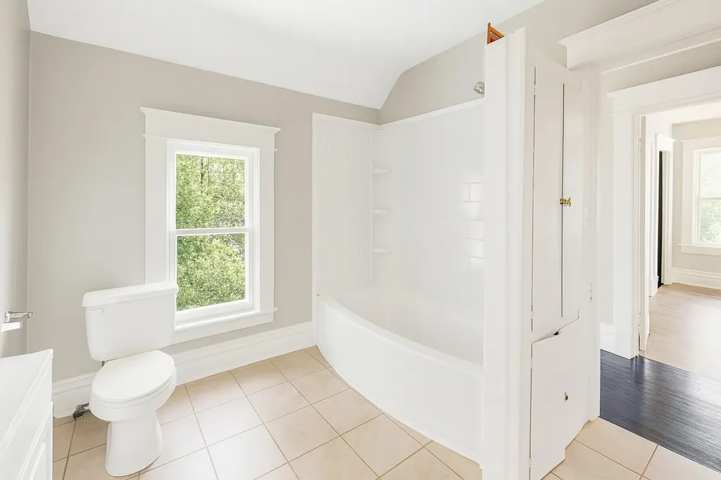 1517 James Street Kalamazoo City MI 49001